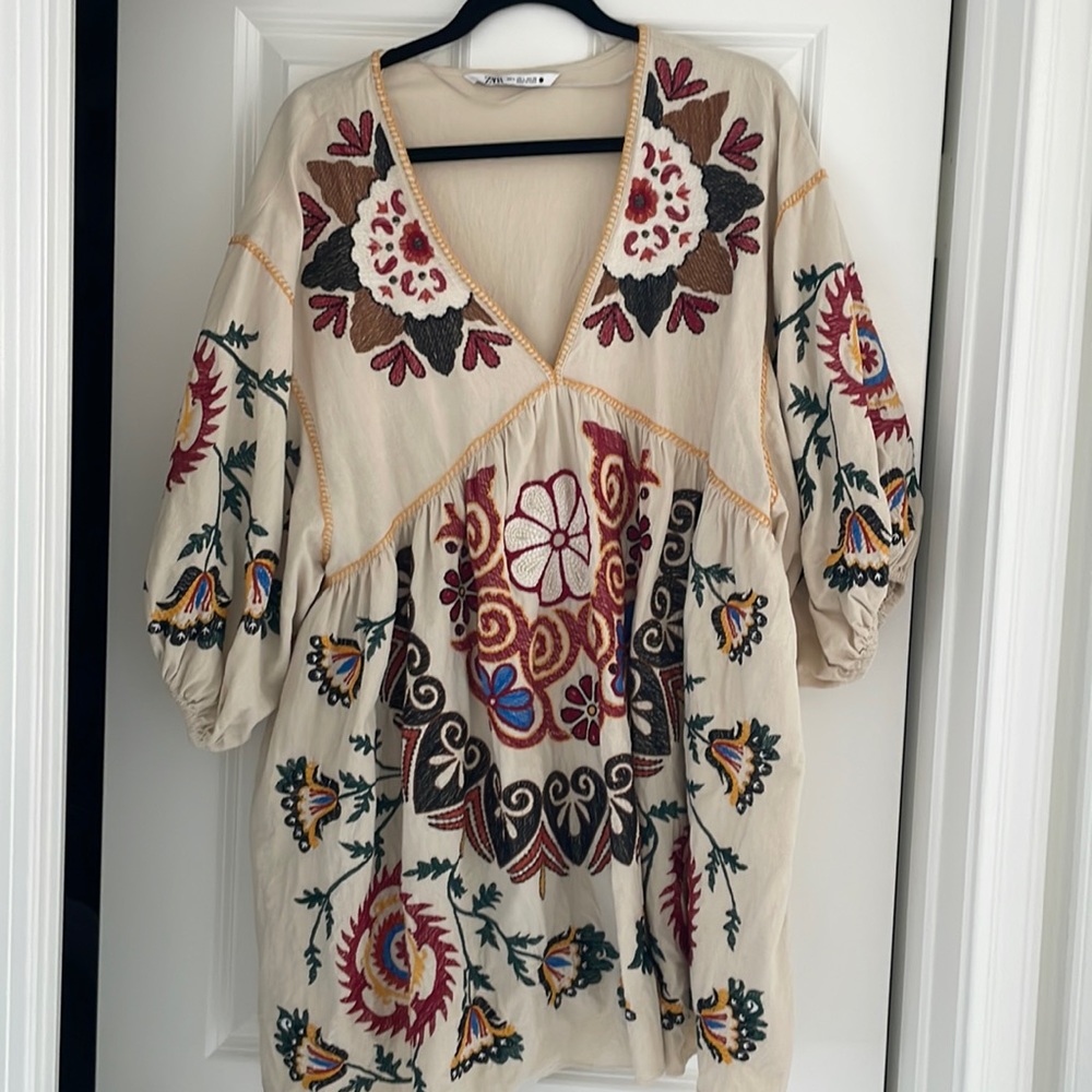 Zara embroidered dress (L)